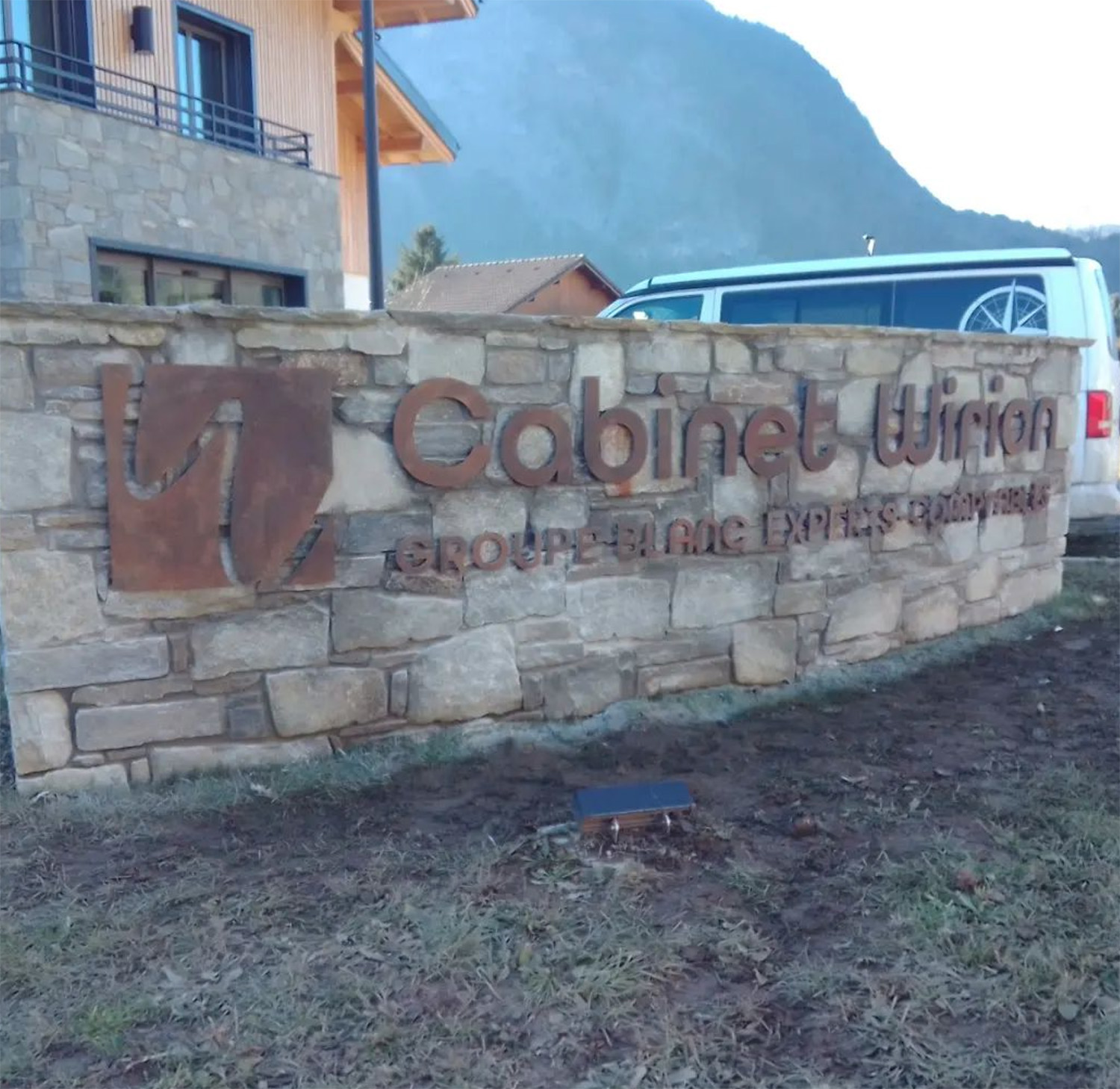 Enseigne Lettres 3D Métal Oxydé Annemasse 74 Haute Savo